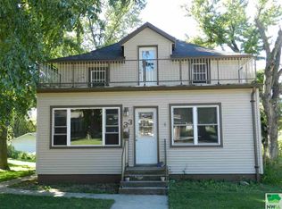 33 5th St SE, Sioux Center, IA 51250