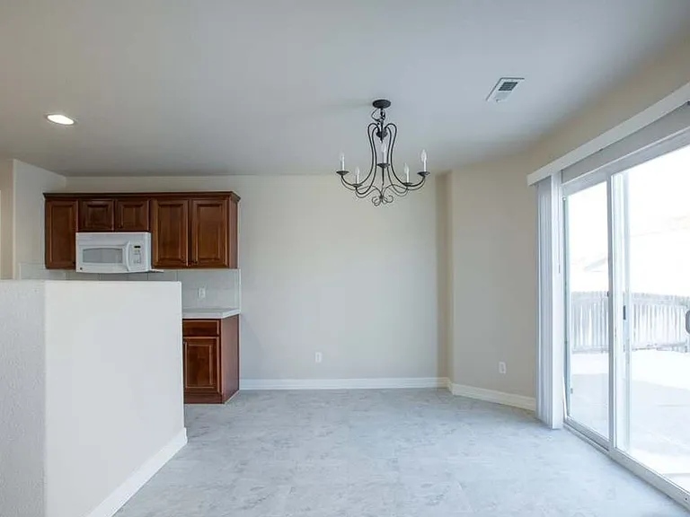 4026 Berwick Ln — Photo 11
