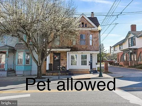 Photo 1 of 10 - 531 W King St #C - Martinsburg, WV Primary Photo - 531 W King St #C