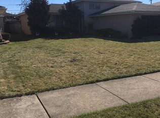 7531 W 83rd St, Bridgeview, IL 60455