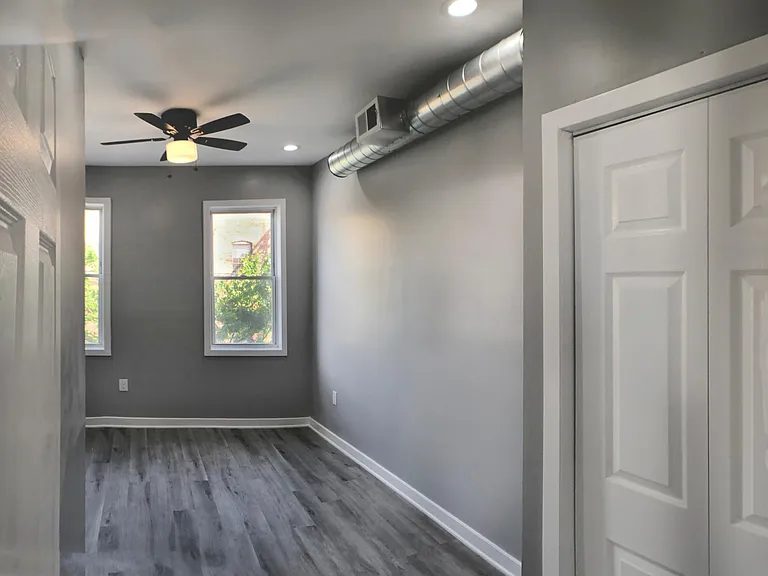 1402 Carroll St #2 — Photo 9