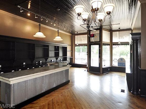 2nd image of 140 W Main St