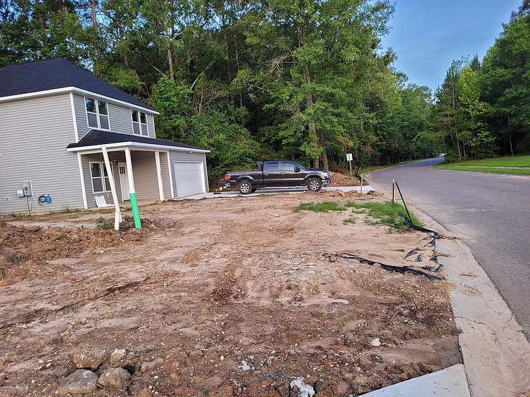 392 Stephanie Dr — Photo 14