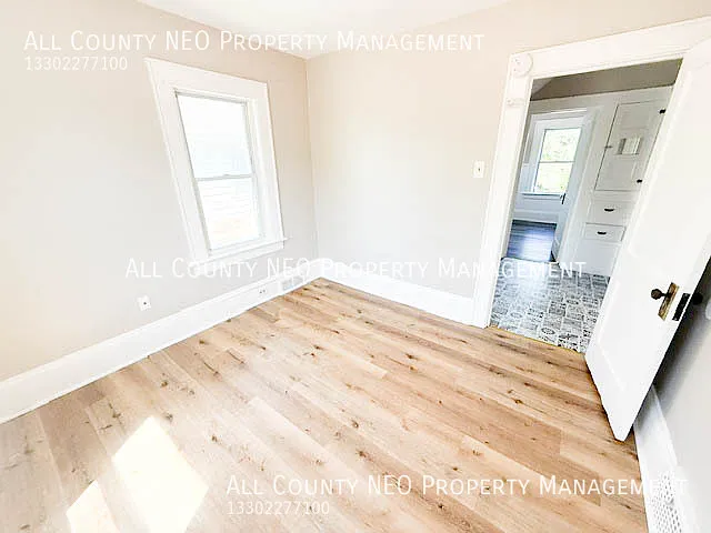 859 Brown St #UP — Photo 11