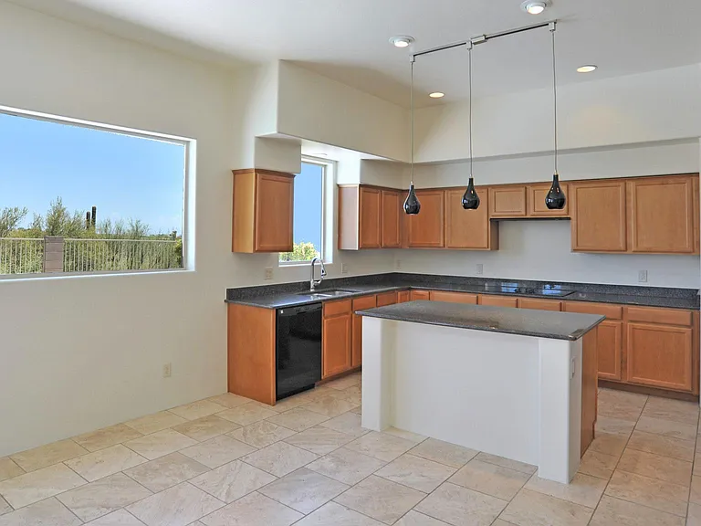 12866 N High Hawk Dr — Photo 39