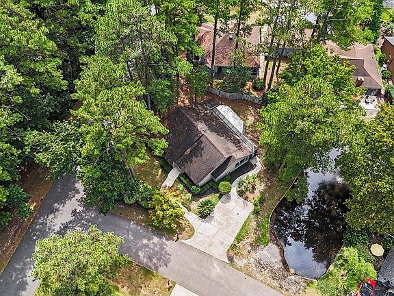 4th image of 100 Hickory Dr.