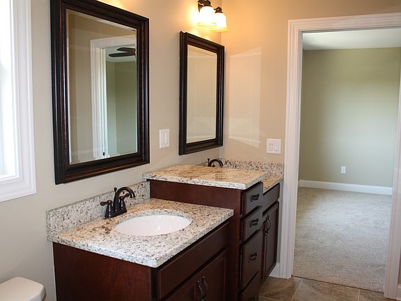 2nd image of 2817 Cambridge Dr