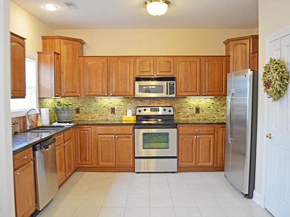 3rd image of 1705 Lions Dr