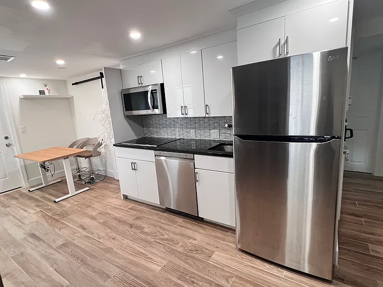 74 Lowell St #1B — Photo 2