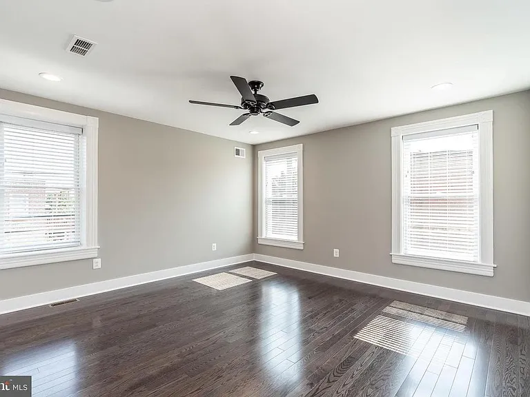 3729 Foster Ave — Photo 12