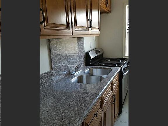 3rd image of 2820 W 8th St APT 22