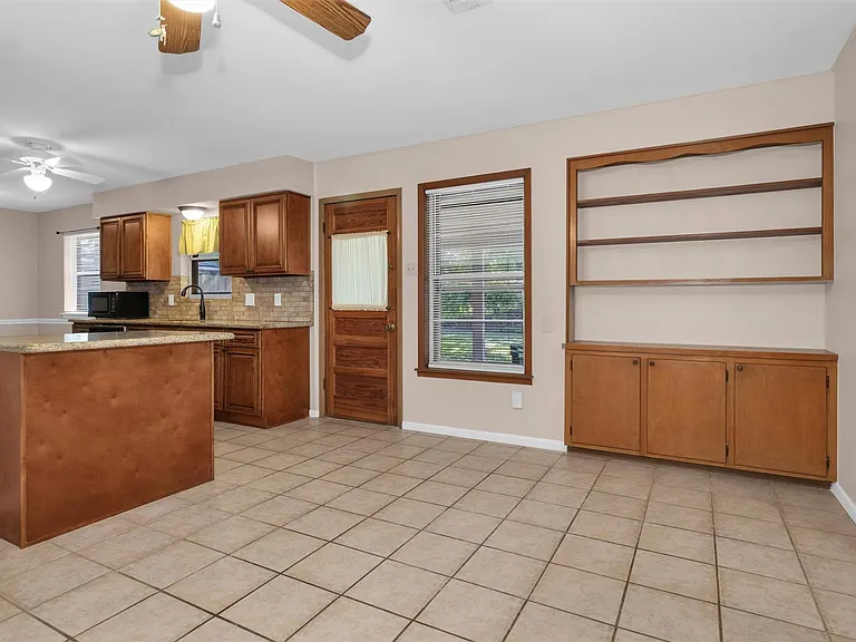 1410 Spillers Ln — Photo 12