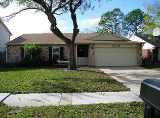 15118 McConn St, Webster, TX 77598