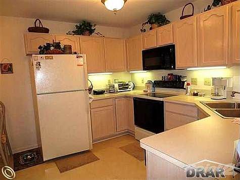 5th image of 16 Canfield Cir #10