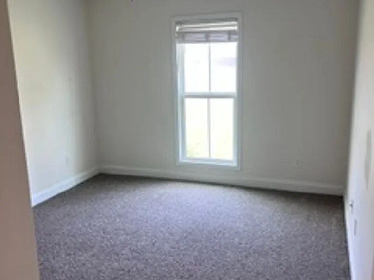 48 Wheatfield Dr — Photo 16