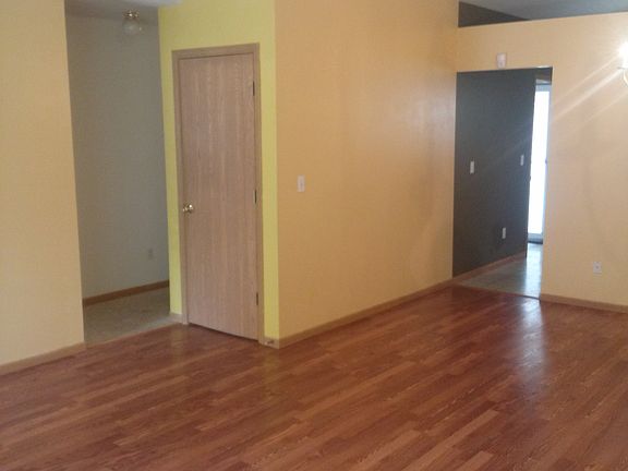 3rd image of 6824 Julian Ave
