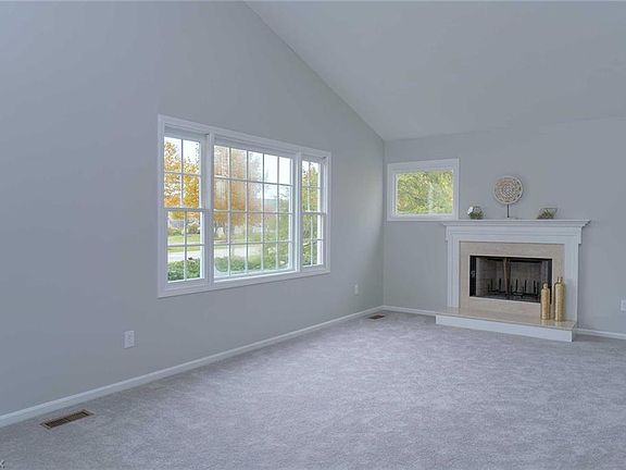 3rd image of 19115 Echo Dr