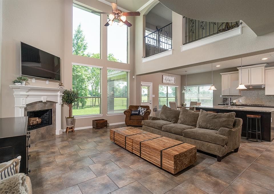 1st image of 11003 N Country Club Green Dr