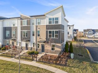 4131 Calder Ln, Aurora, IL 60504