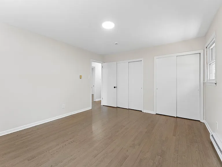443 Manor Ave — Photo 5