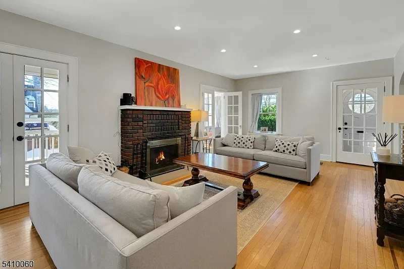 4 bed, 4.0 bath, $5,500 — Photo 4