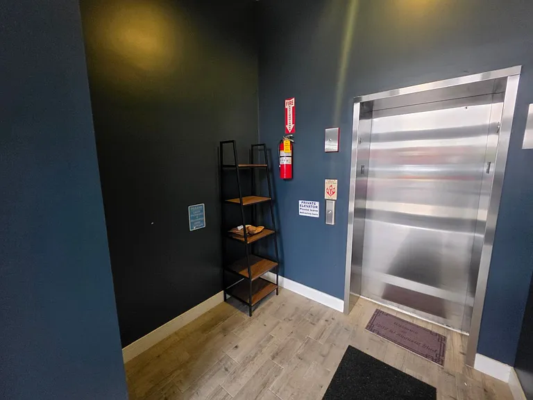 1203 W Augusta Blvd — Photo 4