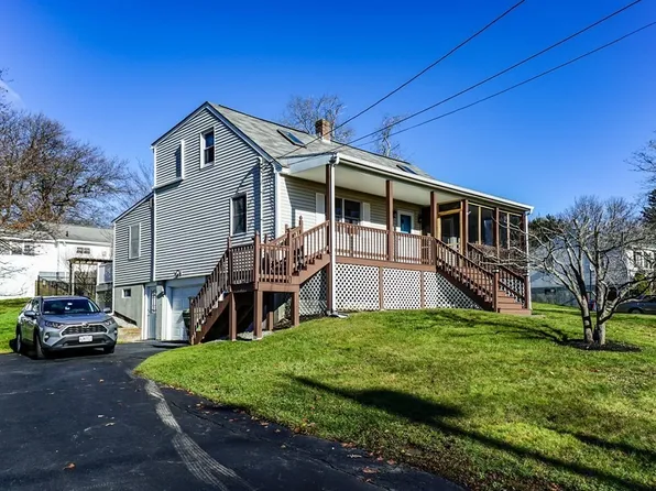 6 Kelly Erin Ln, Webster, MA 01570