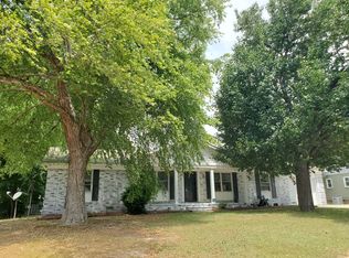 1960 Windlock Dr, Fayetteville, NC 28304