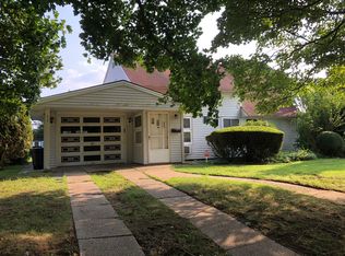 316 Acre Ln, Hicksville, NY 11801