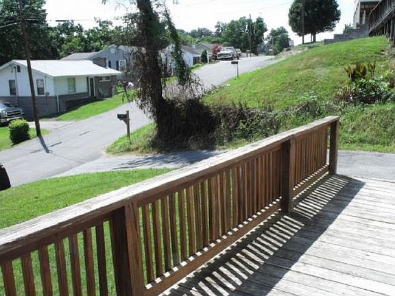 5th image of 149 Woodmont Ave