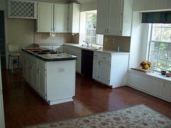 5th image of 8428 High Brush Dr