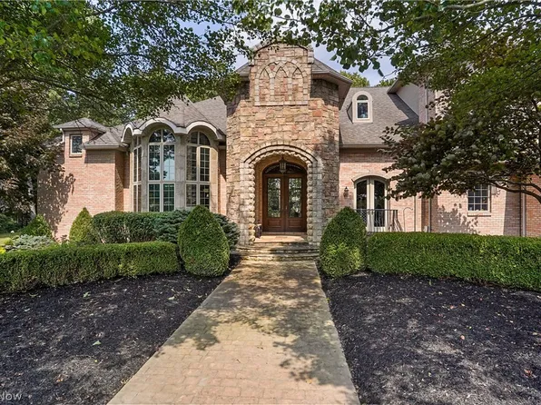 3783 Pioneer Trl, Mantua, OH 44255