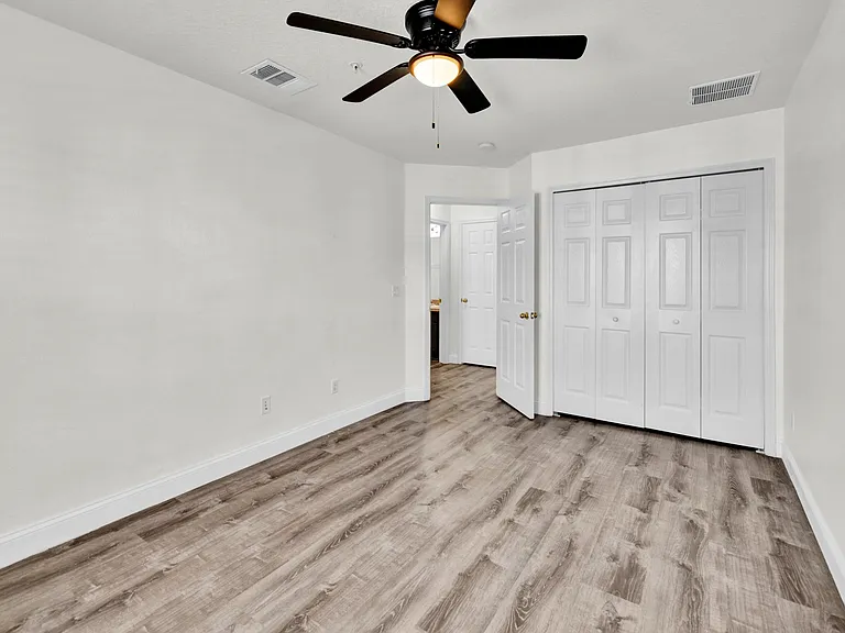 6130 Chapledale Dr — Photo 15