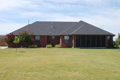 House sits on 5 acres