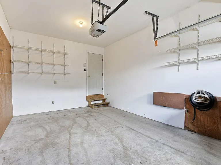 472 Hillside Dr — Photo 35