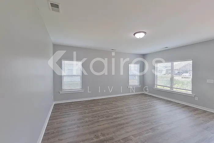 4 bed, 2.0 bath, 1802 sqft, $1,695 — Photo 3