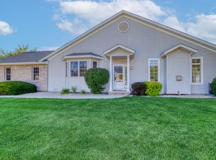 2135 Autumn Ln, Dekalb, IL 60115