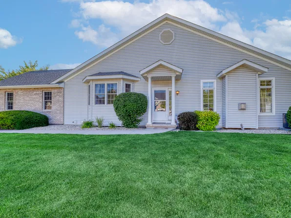 2135 Autumn Ln, Dekalb, IL 60115