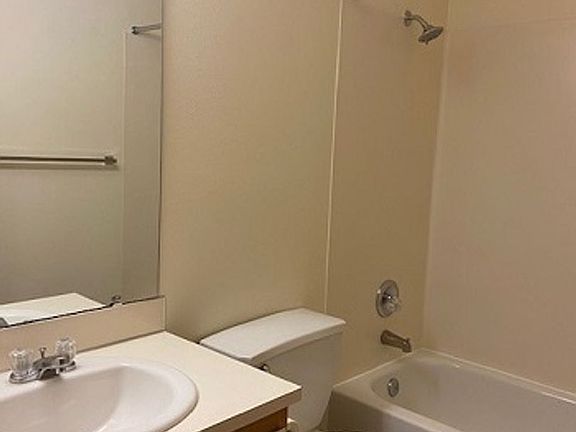 5th image of 15222 10th Ave SW #224