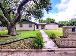 817 George St, Taylor, TX 76574