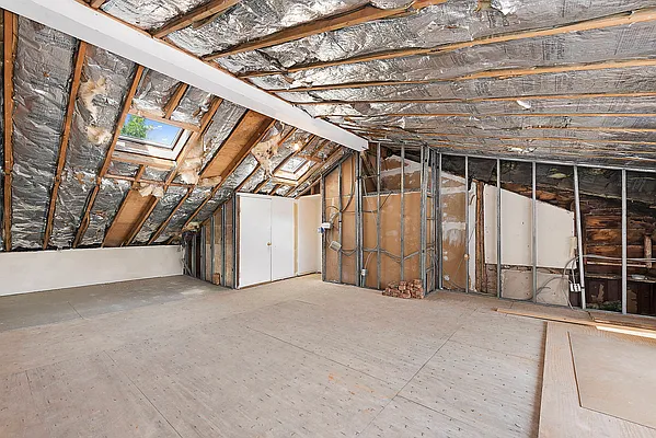 Sold by Compass | media 29