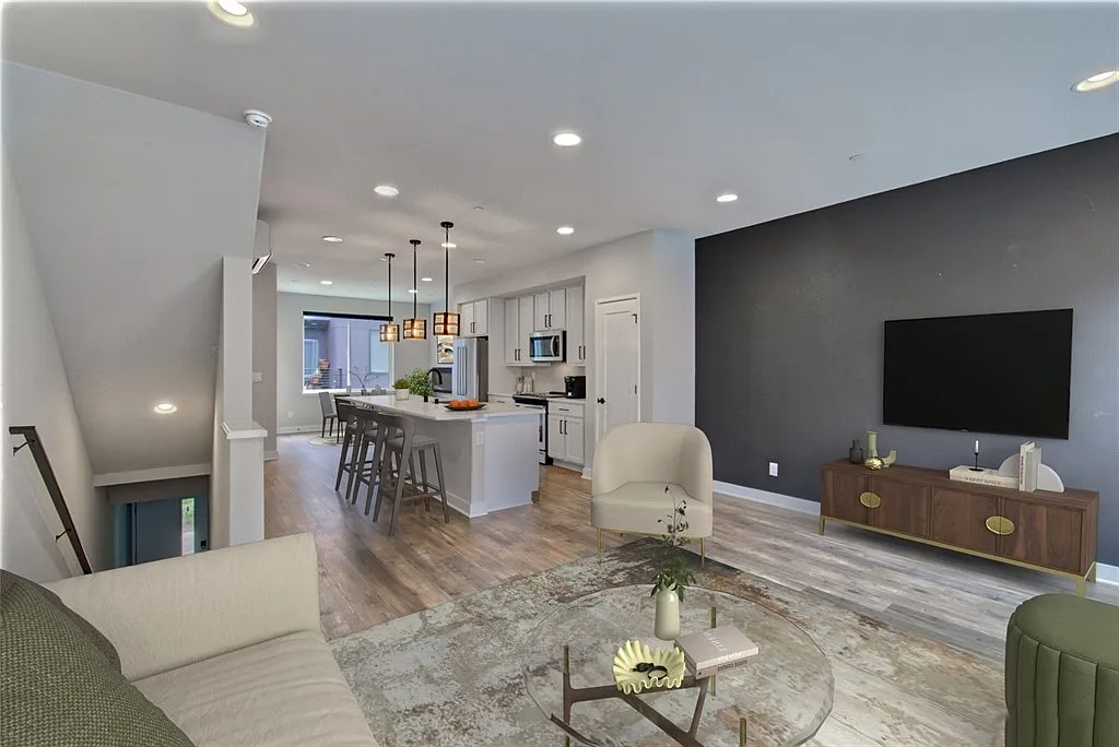 3 bed, 1593 sqft, $1,200 — Photo 3