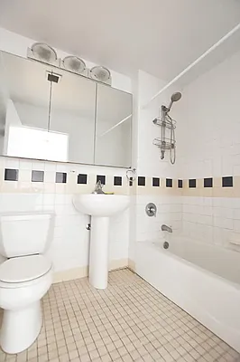 Rented by REAL New York | media 18