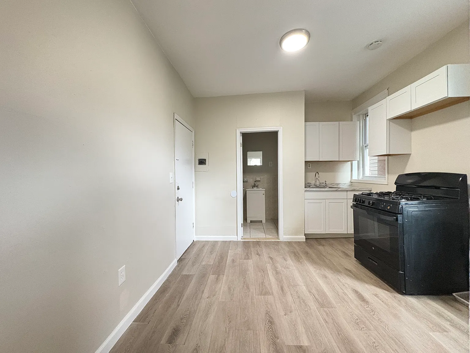 1 bed, 650 sqft, $1,450 — Photo 2