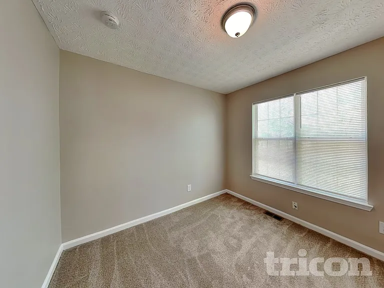 1330 Ling Dr — Photo 9