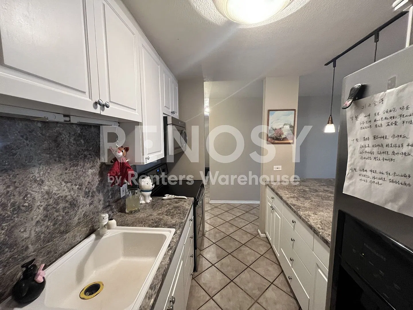 Stunning 2 Bed 2 Bath Apartment downtown that includes parking! — Photo 4