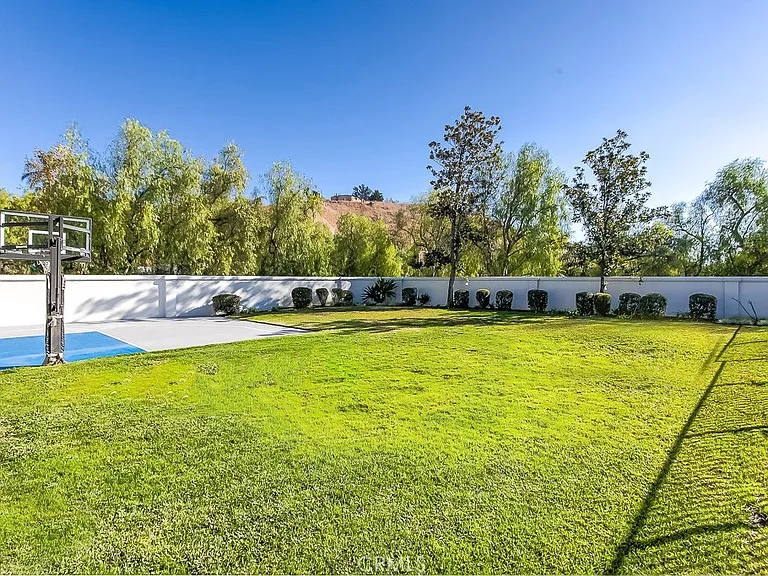 25504 Colette Way — Photo 52