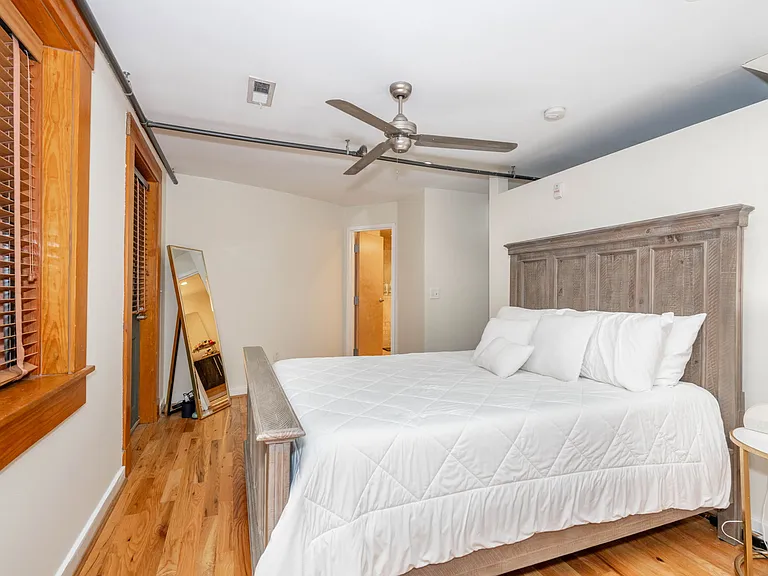 1417 Main St #5 — Photo 22