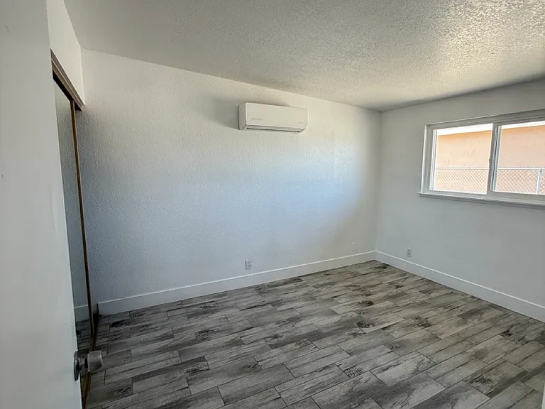 6558 Tamarisk Ave — Photo 17