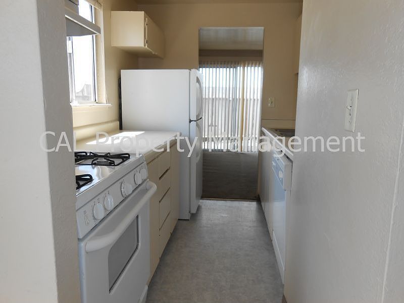 2nd image of 1347 Las Cruces Ct